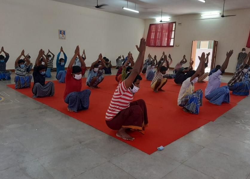 isha yoga dress online